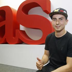 Jorge Lorenzo: "La estrategia es ganar y, si no, hacer podios" Jorge Lorenzo: "La estrategia es ganar y, si no, hacer podios"