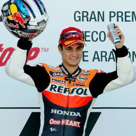 Pedrosa vence a Lorenzo y recorta las distancias Pedrosa vence a Lorenzo y recorta las distancias