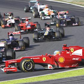 Vettel gana y se pone a cuatro puntos de Alonso Vettel gana y se pone a cuatro puntos de Alonso