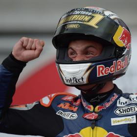 Sandro Cortese conquista el título mundial a lo grande Sandro Cortese conquista el título mundial a lo grande