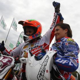 Laia Sanz logra el campeonato mundial de Enduro en Brignoles Laia Sanz logra el campeonato mundial de Enduro en Brignoles