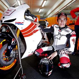 La lluvia aplaza el debut de Márquez en MotoGP La lluvia aplaza el debut de Márquez en MotoGP
