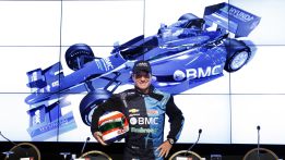 Rubens Barrichello deja la Indy para volver a correr a su país Rubens Barrichello deja la Indy para volver a correr a su país