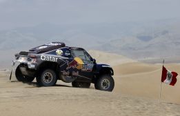 Carlos Sainz abandona el Dakar por problemas mecánicos Carlos Sainz abandona el Dakar por problemas mecánicos