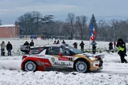 Loeb se coloca líder y Ogier sorprende con el Volkswagen Loeb se coloca líder y Ogier sorprende con el Volkswagen