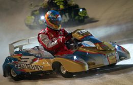 Alonso ganó la prueba de karts en el lago helado de Madonna Alonso ganó la prueba de karts en el lago helado de Madonna