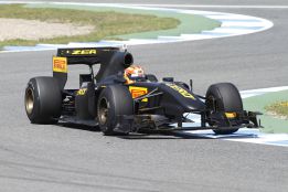 Jaime Alguersuari seguirá como piloto probador de Pirelli Jaime Alguersuari seguirá como piloto probador de Pirelli