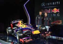 Adrian Newey: "El nuevo RB9 es un coche evolutivo" Adrian Newey: "El nuevo RB9 es un coche evolutivo"