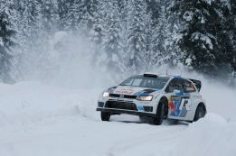 Ogier es líder y vuelve a dar la sorpresa con el Volkswagen Ogier es líder y vuelve a dar la sorpresa con el Volkswagen