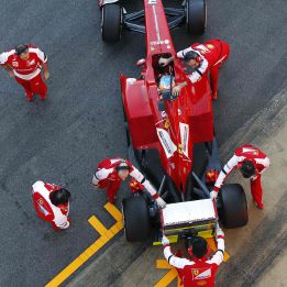 Fernando Alonso demuestra quién es el jefe en Montmeló Fernando Alonso demuestra quién es el jefe en Montmeló