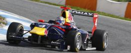Sainz Jr. se vuelve de Estoril con el mejor tiempo en los test Sainz Jr. se vuelve de Estoril con el mejor tiempo en los test