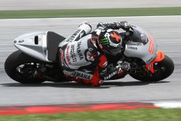 Lorenzo responde en Sepang al dominio de Dani Pedrosa Lorenzo responde en Sepang al dominio de Dani Pedrosa
