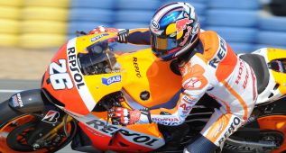 Dani Pedrosa encabeza una apretada sesión en MotoGP
