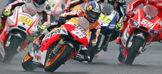 Gran victoria de Dani Pedrosa con el liderato como premio
