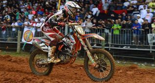 Butrón impresiona y derrota al 'invencible' Herlings en Brasil
