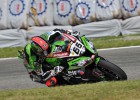 Tom Sykes domina en Donington Park con un Checa discreto