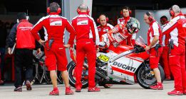 Crutchlow dejará Ducati para pilotar una Honda de LCR