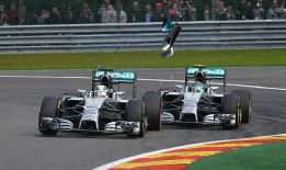 La guerra se desata entre los pilotos del equipo Mercedes