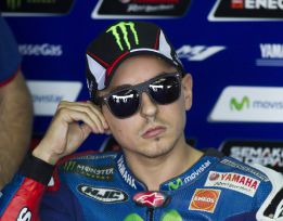 Lorenzo: “Ha sido una carrera de locos, había que ir muy fino”