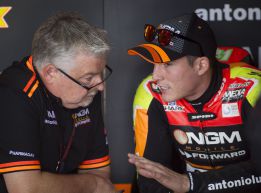 Suzuki confirma el fichaje de Aleix Espargaró y Maverick Suzuki confirma el fichaje de Aleix Espargaró y Maverick