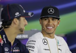 Hamilton está a favor de un tercer coche por escudería