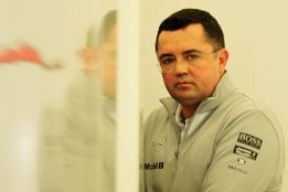 McLaren apremia a Alonso para que tome ya una decisión