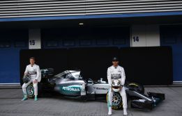 Mercedes presenta en Jerez un coche 30 CV más potente