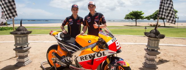 Márquez y Pedrosa presentan su Honda para 2015 en Bali Márquez y Pedrosa presentan su Honda para 2015 en Bali