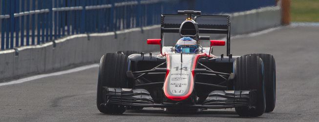 Alonso dio 32 vueltas; Sainz, 136 y lideró el Sauber de Nasr