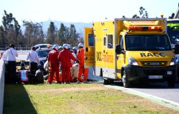 Fernando Alonso pasará la noche en el hospital, aunque está bien