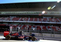 Carlos Sainz, brillante segundo, también sufrió un accidente