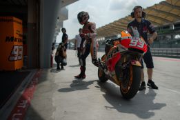 Márquez: "Seguimos trabajando en busca de la moto definitiva"