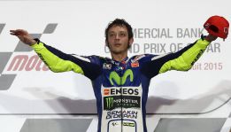 Rossi vuelve a ganar el día de la debacle de los españoles