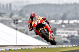 Márquez reacciona: pole por
delante de Dovizioso y Lorenzo