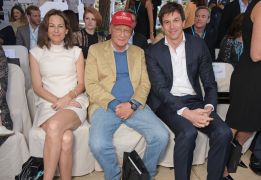 La escudería Mercedes se disculpa con Lewis Hamilton