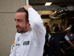 Fernando Alonso cambia el motor Honda de su McLaren Fernando Alonso cambia el motor Honda de su McLaren