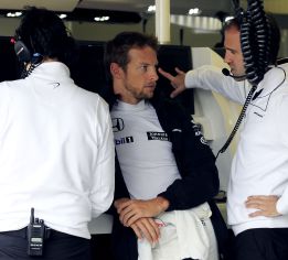 El británico Jenson Button reclama un respiro para McLaren El británico Jenson Button reclama un respiro para McLaren