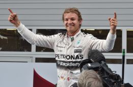 Rosberg derrota a Hamilton en Austria y aprieta el Mundial