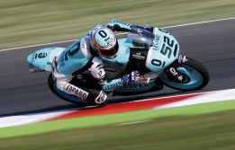 Danny Kent agua la fiesta a los italianos en Misano