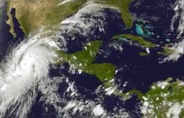'Patricia' pone en peligro la carrera de Austin