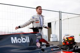La F-1 cierra 2015 con McLaren en lo más alto del test Pirelli