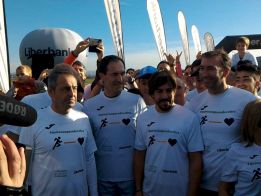Alonso arrancó la Navidad corriendo por la seguridad vial