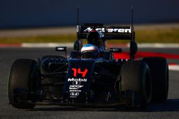 El McLaren se para a las 50 vueltas y con Alonso tercero El McLaren se para a las 50 vueltas y con Alonso tercero