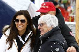 Bernie Ecclestone junto a su mujer Fabiana Flosi y Niki Lauda