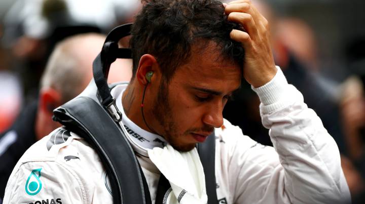 Hamilton perdió los nervios en Bakú y destrozó su habitación.