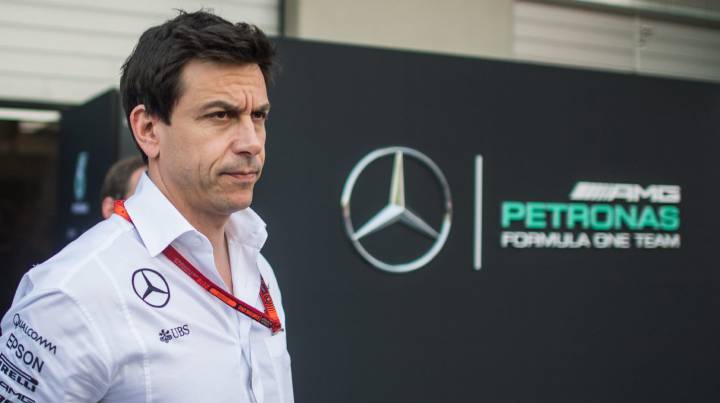 Hamilton y Rosberg podrían ser suspendidos si vuelven a chocar.