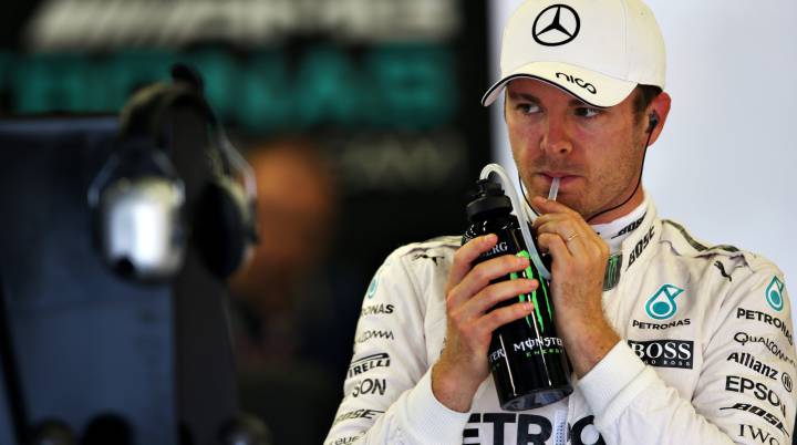 Rosberg 'copiará a Hamilton al quedarse sin rodar en Libres 2 de F1 en Silverstone