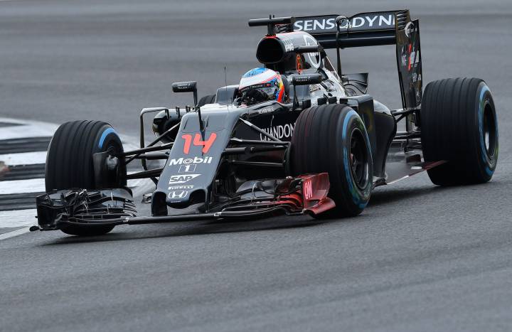 Soberbia pole para Hamilton; Sainz saldrá 7º y Alonso 9º