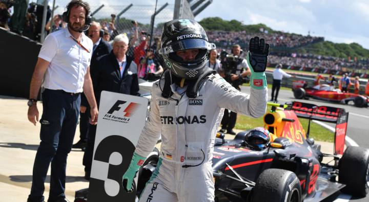 Diez segundos a Rosberg que pasa a ser tercero