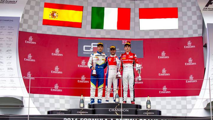 Palou, segundo en Silverstone tras el lío de la bandera en GP3